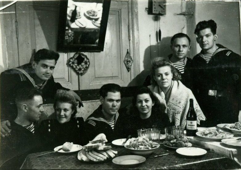 Душевные фотографии советских застолий Душевные фотографии советских застолий