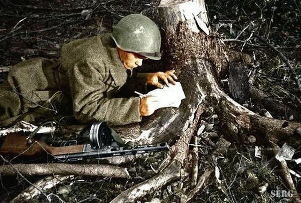 Пиши боец, письмо обязательно дойдёт, они прочтут...