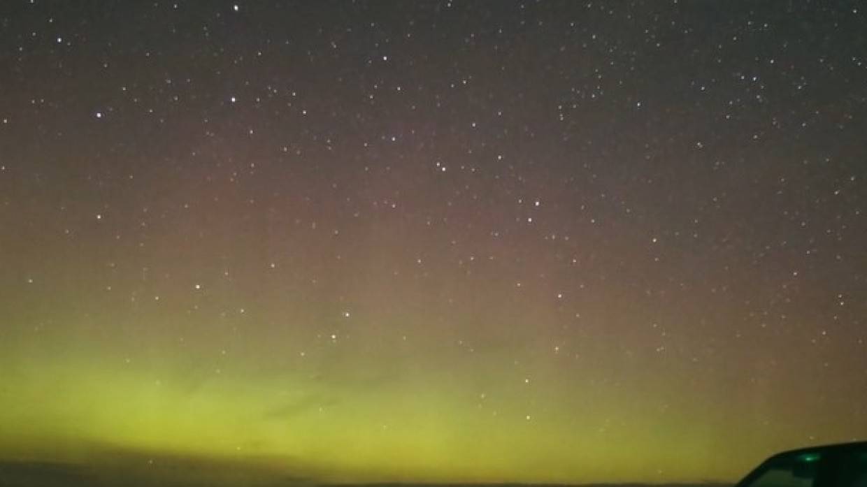 Северное сияние озарило небо над Парнасом в Петербурге в ночь на 7 ноября