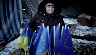 Продажа флажков Евросоюза и Украины в Киеве, Украина