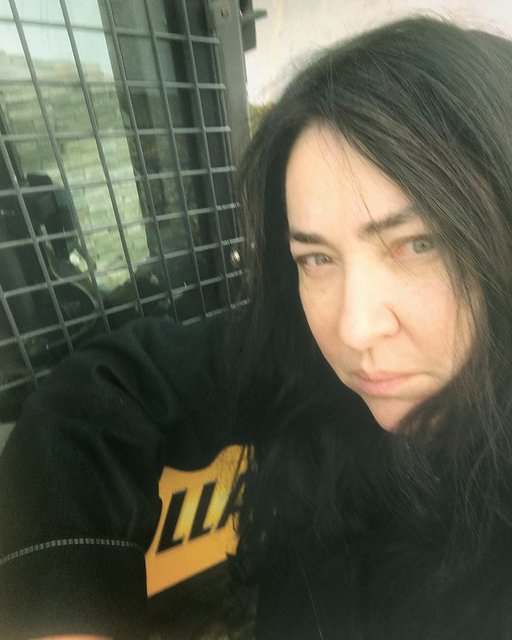 Лолита: «Меня поразило, что ни одной человеческой ноты от власти». Звезда в шоке «от чванливой зажравшейся кучки» Лолита: «Меня поразило, что ни одной человеческой ноты от власти». Звезда в шоке «от чванливой зажравшейся кучки»