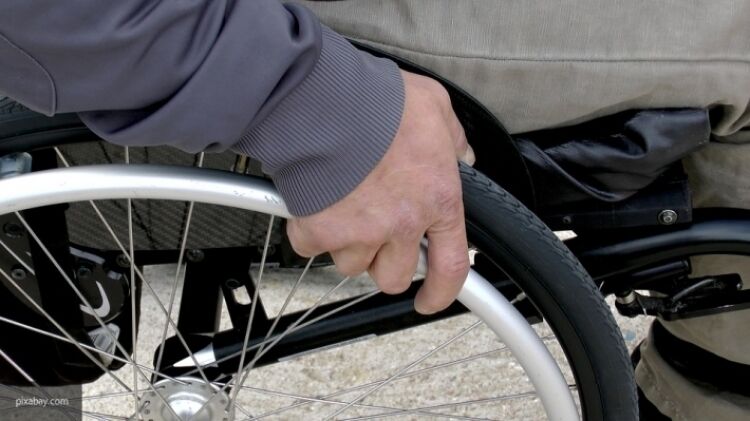 Японские ученые модернизировали инвалидную коляску роборуками