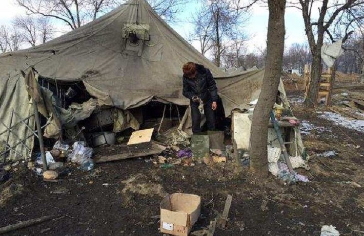 Памятка по выживанию среди енотов минут, получить, пакет, бутылки, кидаются, будет, просто, пакета, совершенно, деревьев, между, правило, пахнет, сучок, полеты, через, подвесить, палатки, кусок, енотов