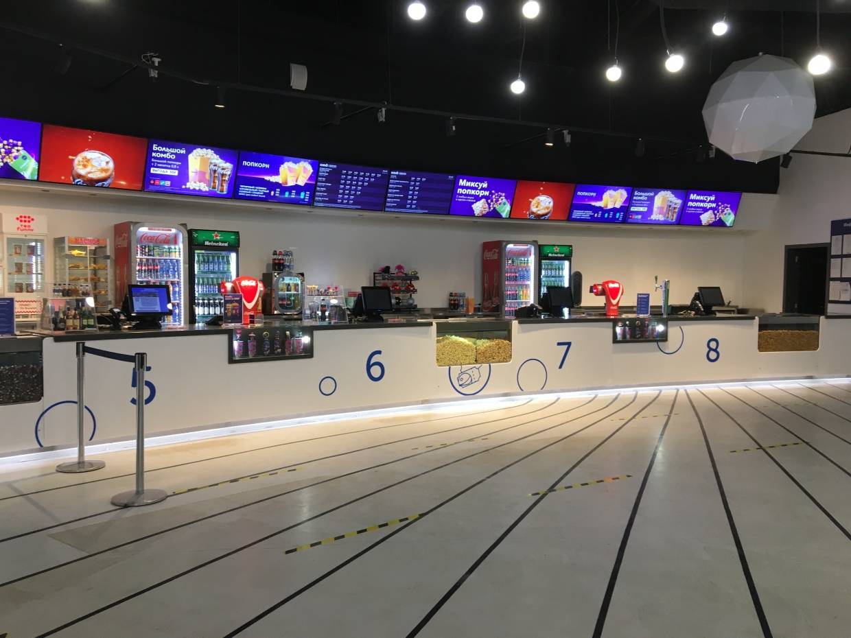 Депутат ЗакСа Панов рекомендовал кинотеатрам и торговым сетям задуматься о переформатировании