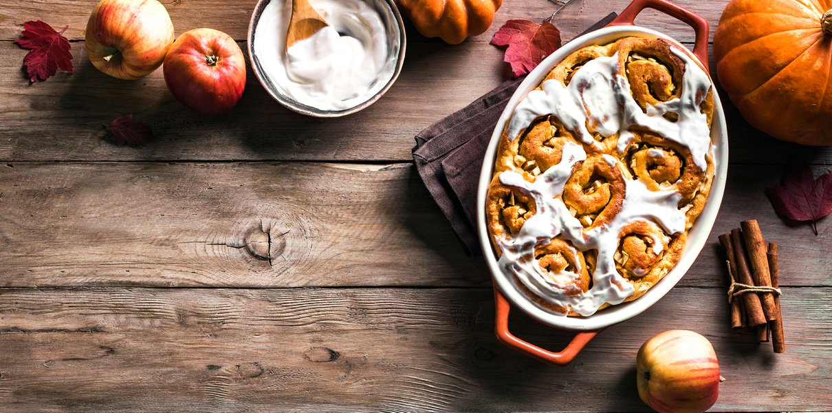 Что такое синнабоны и как приготовить их дома: рецепт булочек с корицей и яблоками