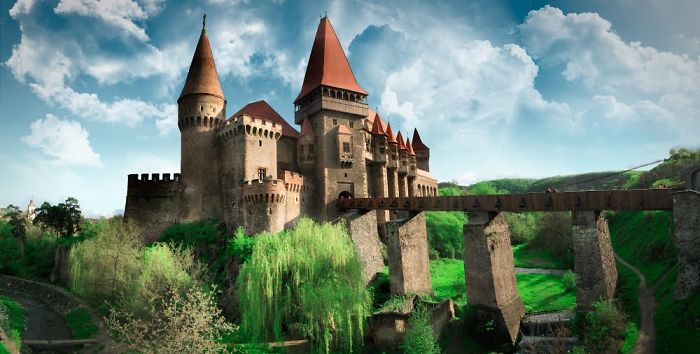 2. Замок Корвин в городе Хунедоара, Румыния