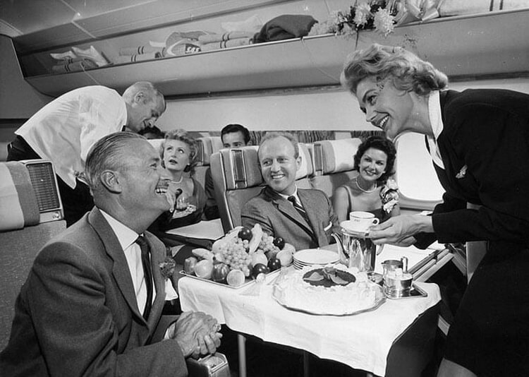 Вот как кормили в самолетах 50 лет назад Вот как кормили в самолетах 50 лет назад