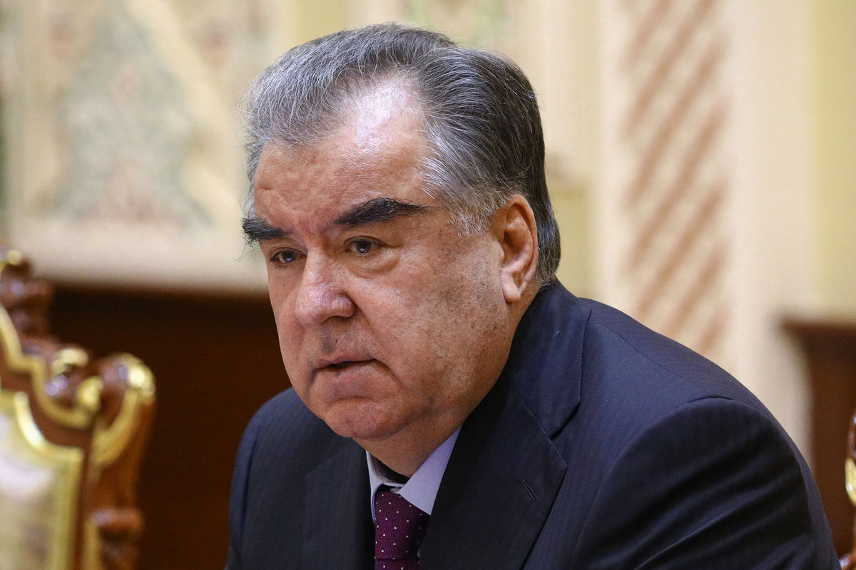 Президент Таджикистана Рахмон прибыл в Москву