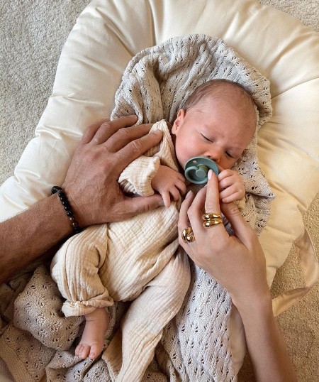Елена Перминова показала лицо новорожденного сына Дети,Дети знаменитостей