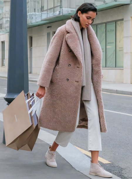 От экологичного меха до соблазнительного латекса: лукбуки новых коллекций российских дизайнеров От экологичного меха до соблазнительного латекса: лукбуки новых коллекций российских дизайнеров Мода,Новости моды