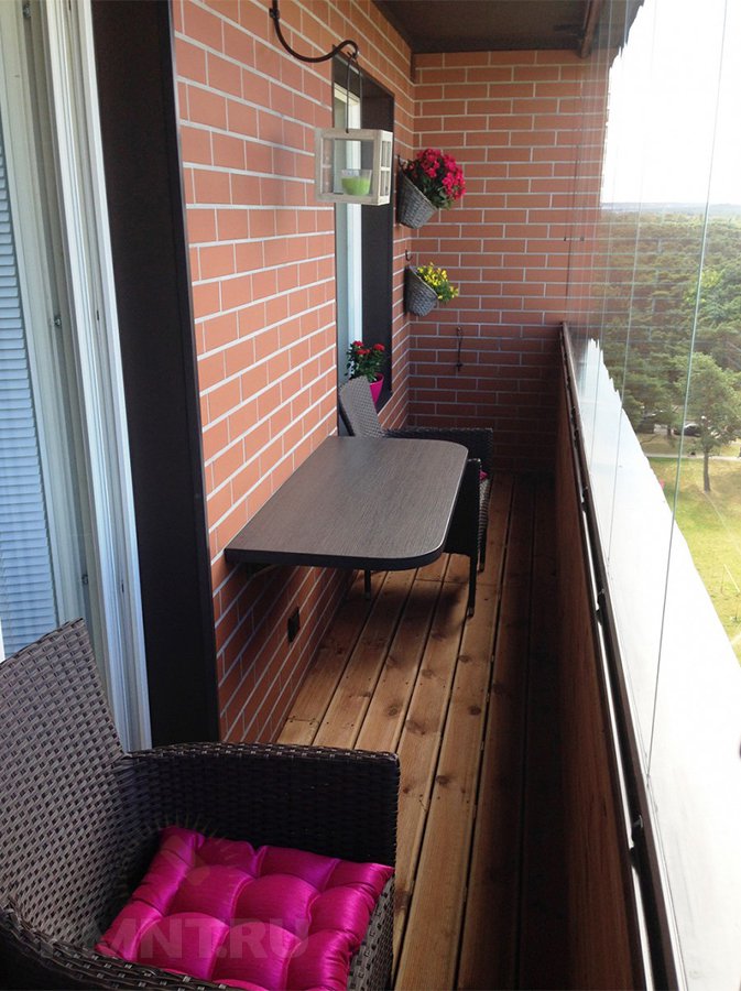 Как обустроить маленький балкон