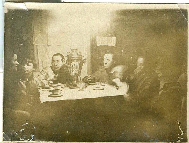 Душевные фотографии советских застолий Душевные фотографии советских застолий