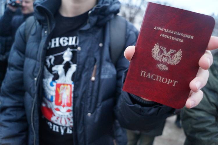 Узнав про российские паспорта, украинцы потянулись на Донбасс украина