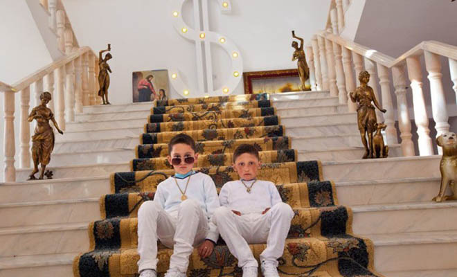 Цыган рассказал о правилах жизни: чем зарабатывают и почему жених не смотрит невесте в глаза