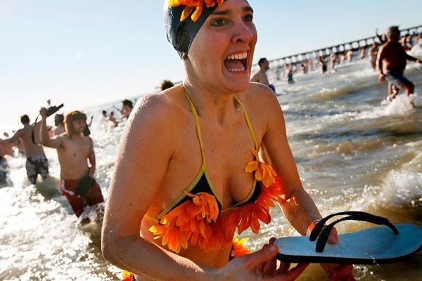 Эмоциональные новогодние купания 