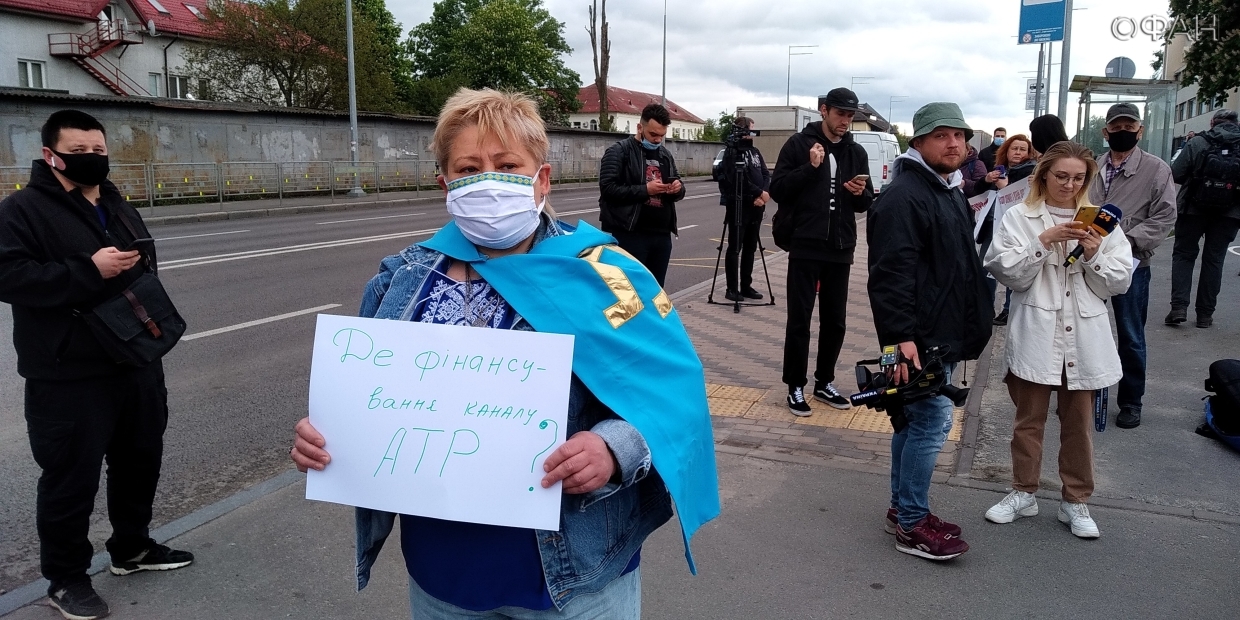 Украинские националисты требуют встречи с Зеленским, чтобы задать пять вопросов