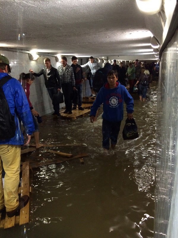 Подземный переход на улице Сущевский Вал апокалипсис, дождь, ливень, москва, столица
