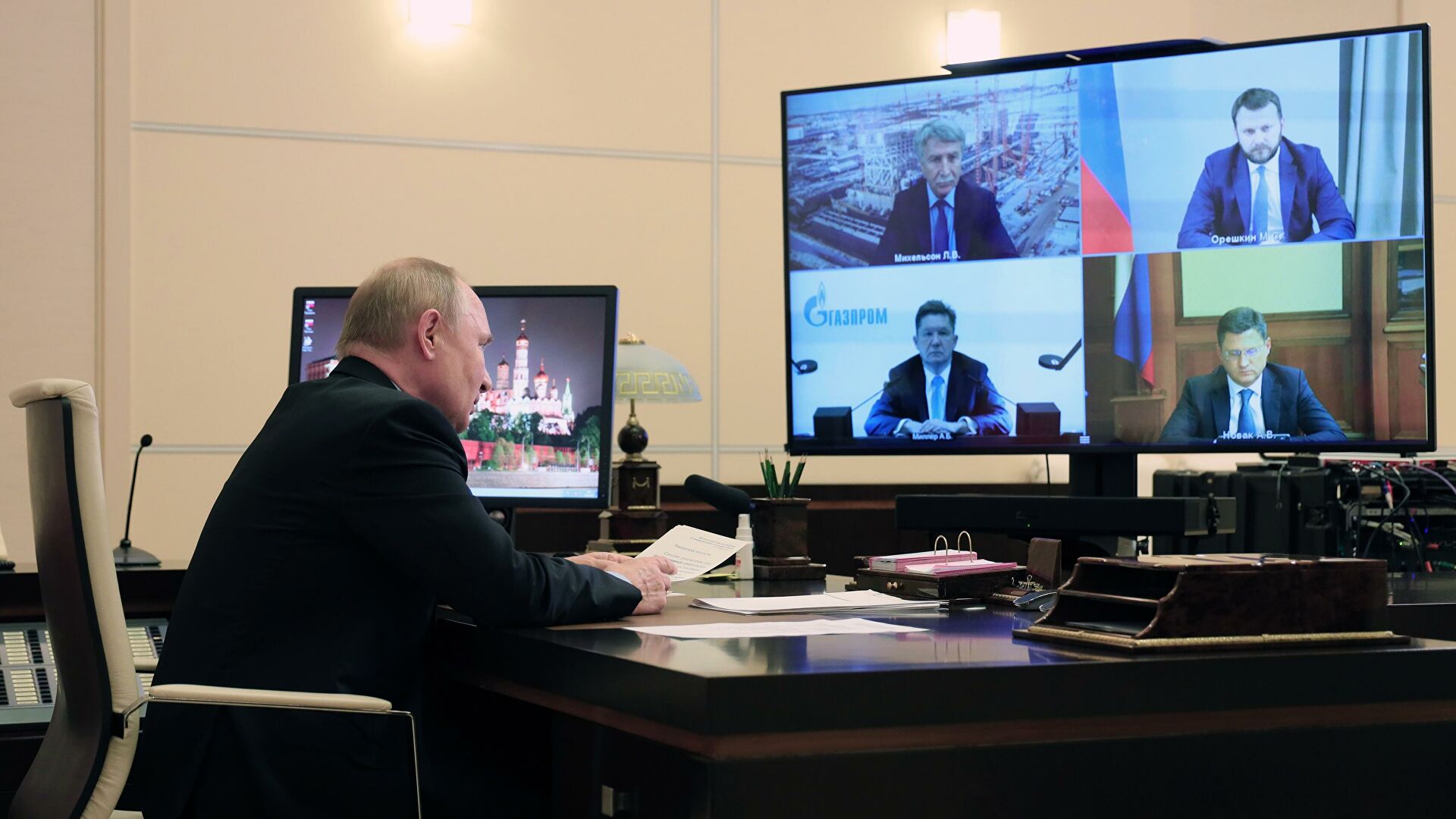 Президент РФ Владимир Путин провел совещание по вопросам освоения ресурсного потенциала полуострова Ямал - РИА Новости, 1920, 27.10.2021