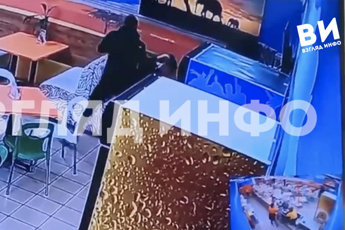 Мать студентки из Сибири рассказала, что ее дочери сломали скулу из-за прически