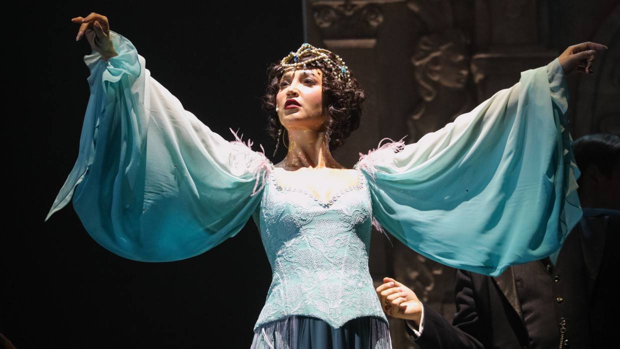 Бузова рассказала о поцелуе с Биланом на «Новой волне»