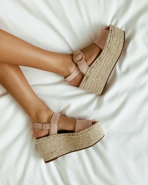 Как сделать ноги изящнее, если у вас большие икры, полные щиколотки и длинная стопа красота,мода и красота,модные советы,одежда и аксессуары