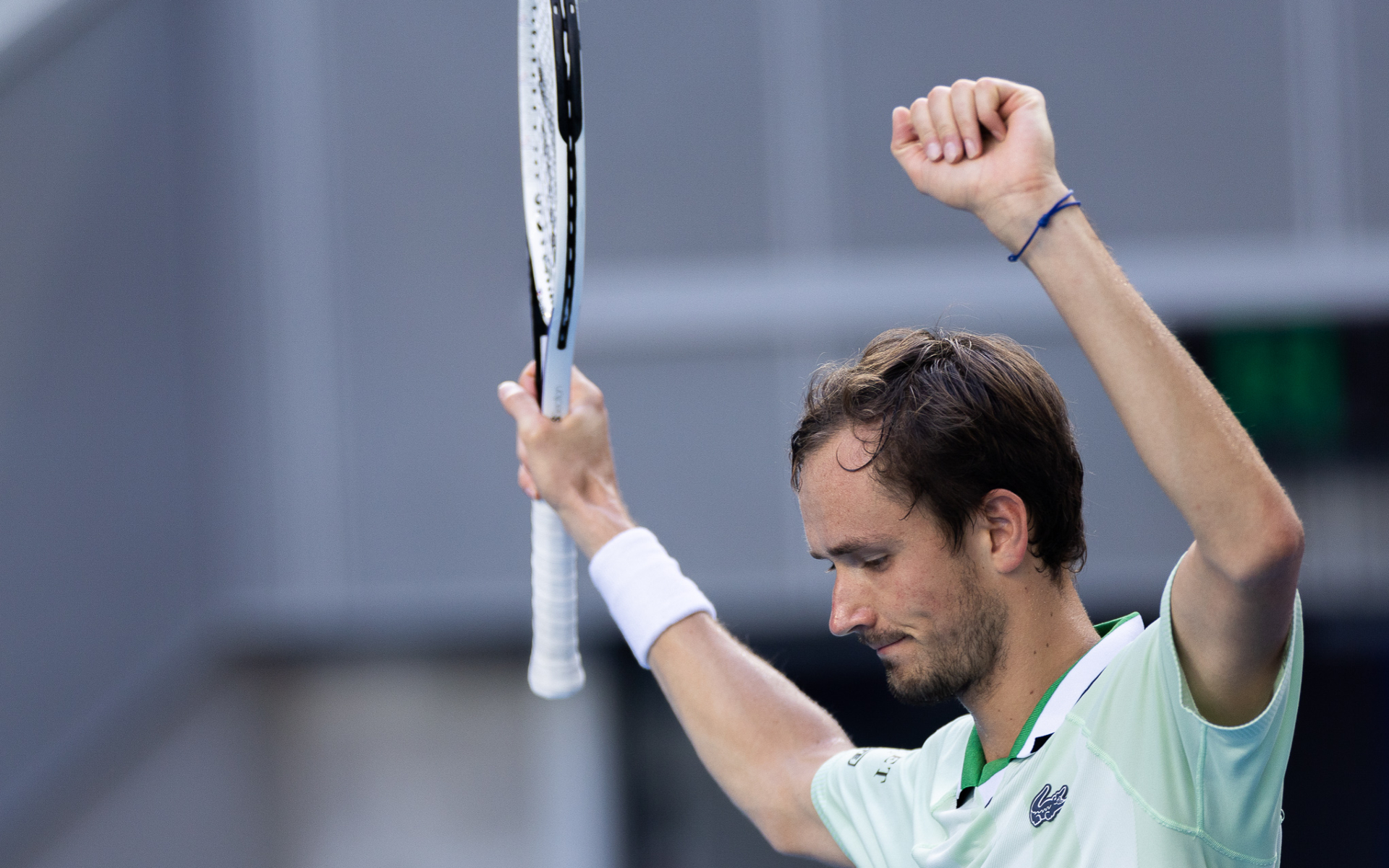 Медведев отыгрался при матч-поинте с 0-2 на Australian Open