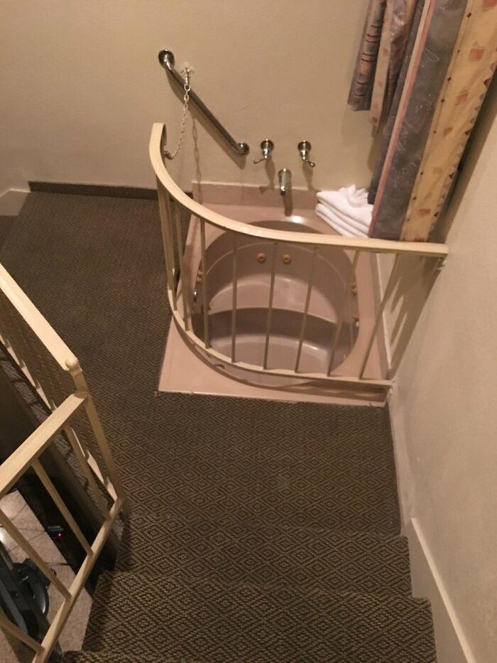 Обои из пледа и туалет на лестнице: от вида этих квартир ужаснется каждый идеи для дома,Интерьер и дизайн