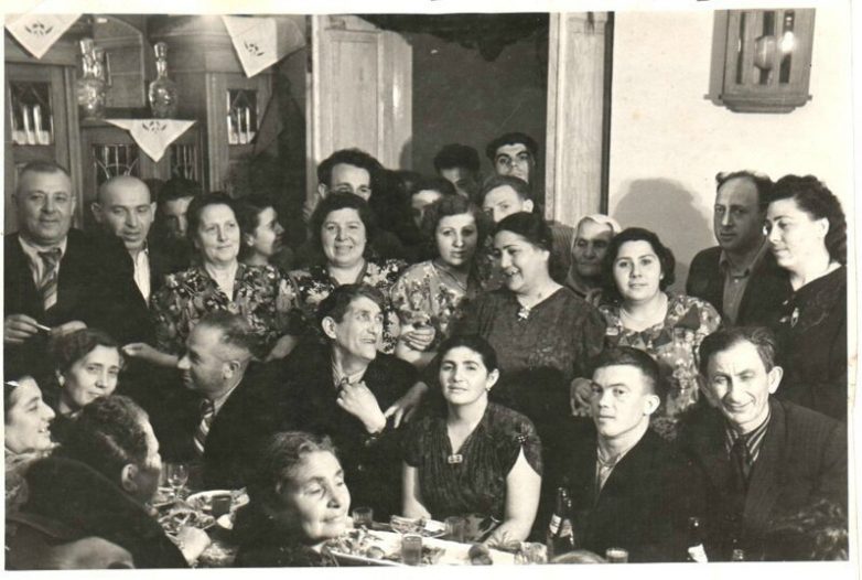 Душевные фотографии советских застолий Душевные фотографии советских застолий