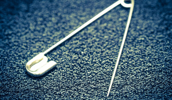 safe игла против злых духов