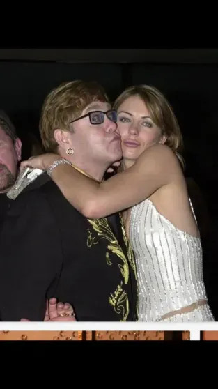 Звезды 90-х: Лохан, Альба и Хёрли показали, как выглядели в молодости