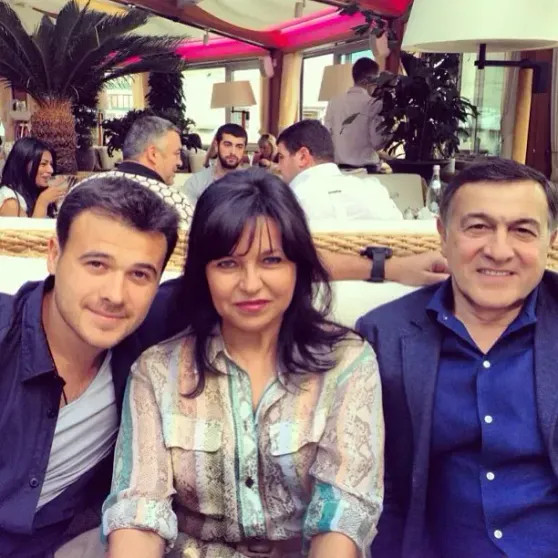 Стало известно, что 70-летний миллиардер Араз Агаларов познакомился со своей новой молодой женой, когда той было 18 лет Агаларова, Алёне, Иванова, Агаларов, детей, женился, супруги, Эмина, Шейла, данным, когда, более, несколько, Ивановой, официально, Агаларовы, миллиардера, новый, какойто, Group