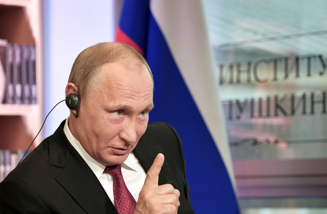 ПриколЫ от Путина...: «Запад нам на голову сел и ноги свесил»