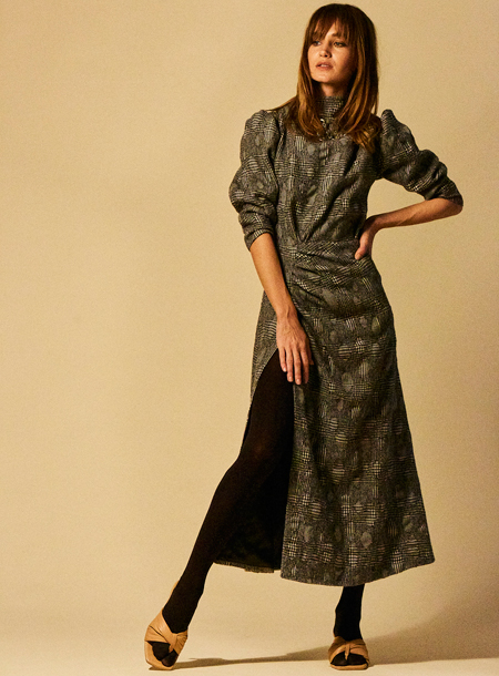 От экологичного меха до соблазнительного латекса: лукбуки новых коллекций российских дизайнеров От экологичного меха до соблазнительного латекса: лукбуки новых коллекций российских дизайнеров Мода,Новости моды