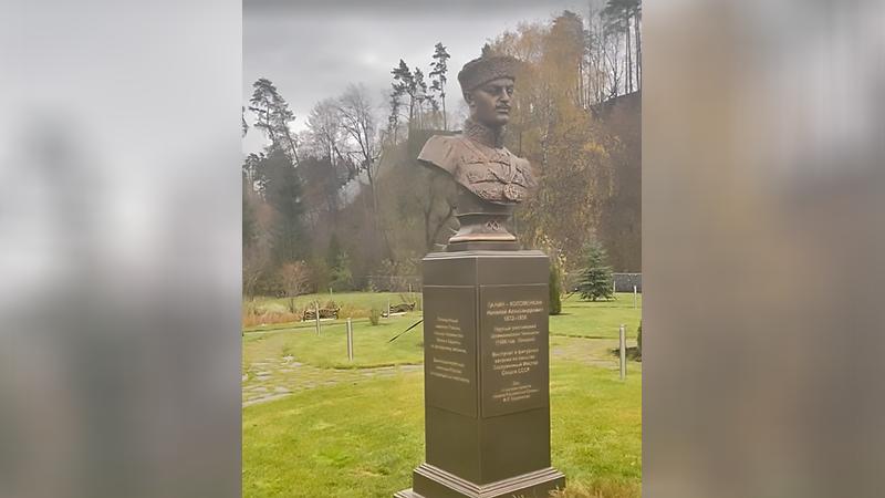В парковой зоне «Ангелов Плющенко» установили памятник Панину-Коломенкину