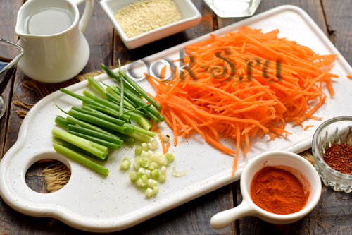Огурцы + морковка = просто обалденный салат хорошо, можно, салат, перемешиваем, кладем, острый, красный, перец, отправляем, огурцы, примерно, нарезаем, масло, морковке, чеснок, пропускаем, рукамиДалее, солим, морковь, через