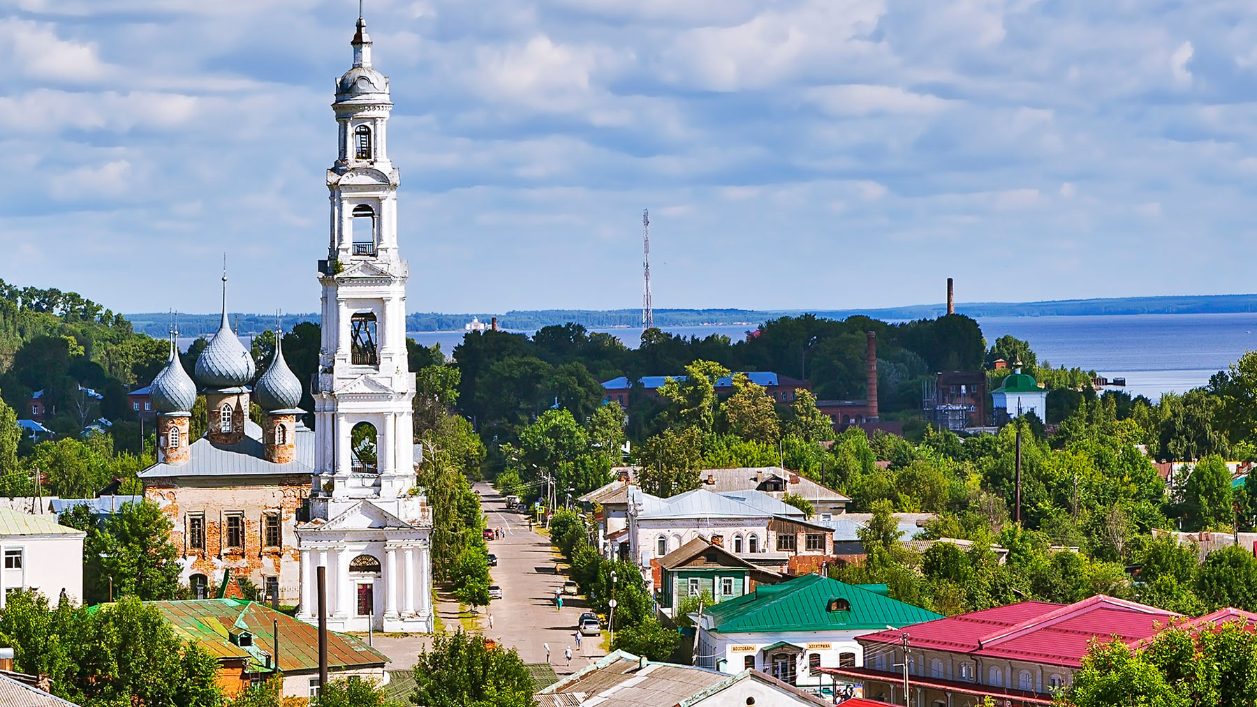 Юрьевец, собор Входа Господня в Иерусалим и колокольня церкви Георгия Победоносца