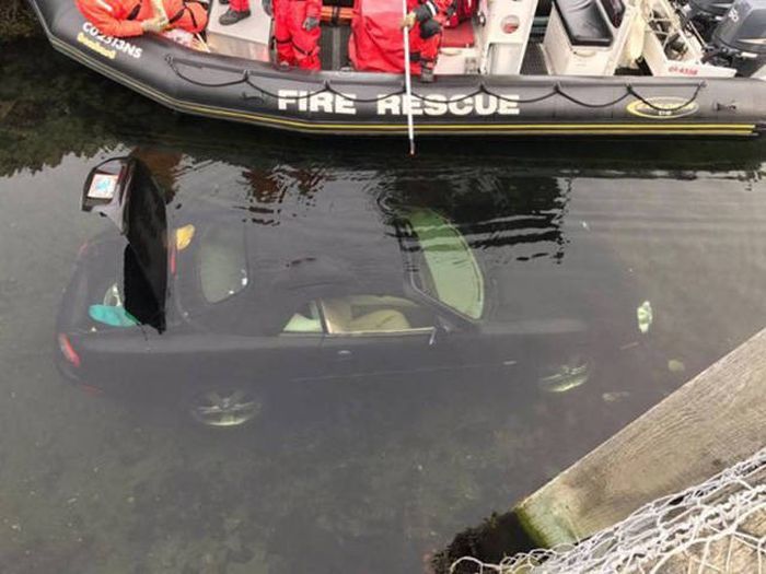 Тот момент, когда прозевал яму... авто и мото,автоновости