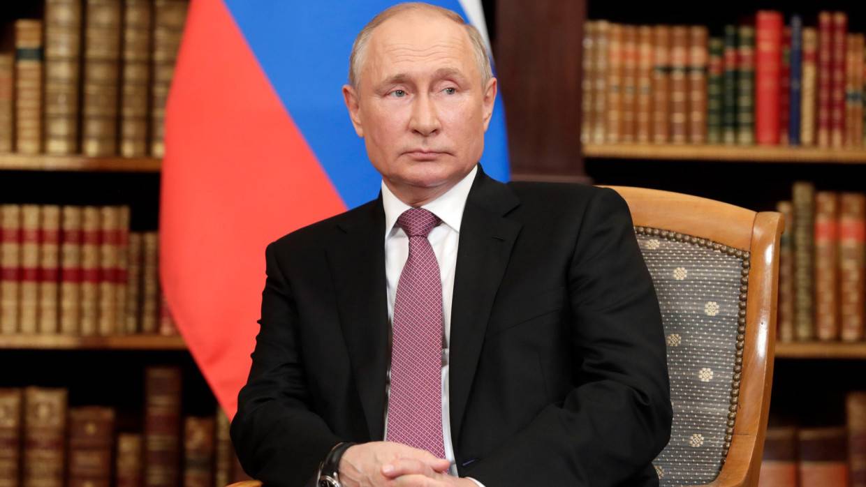 Путин поздравил ДОСААФ с годовщиной создания