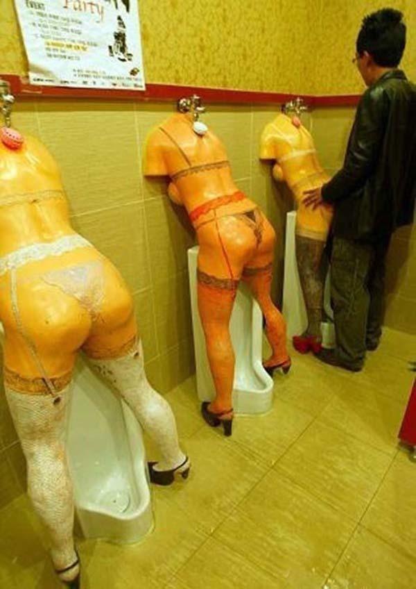 20+ фото общественных туалетов, которые доказывают, что наш мир явно не в порядке