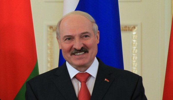 Лукашенко довел страну и только на «своем золотом унитазе летает»