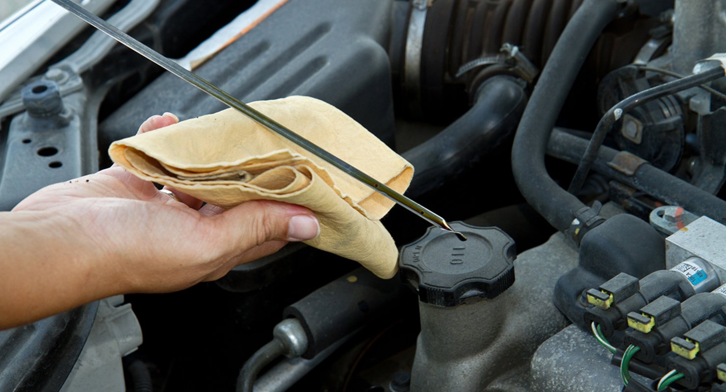 Двигатель потребляет много масла: как устранить проблему?