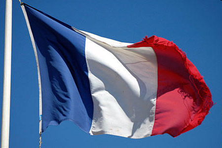 Франция: Кандидат на пост президента выступил за выход из НАТО 