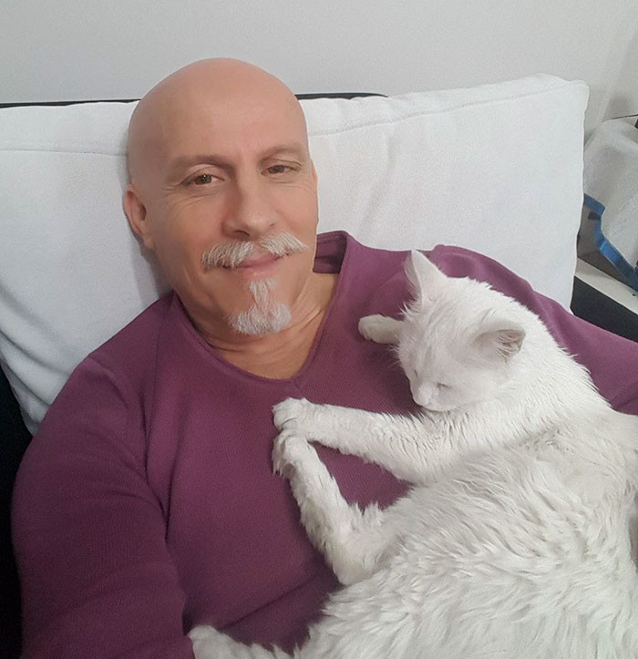 Врач-реаниматолог спас  кошку, сделав ей массаж сердца видео, животные, кошка, медицина, спасение