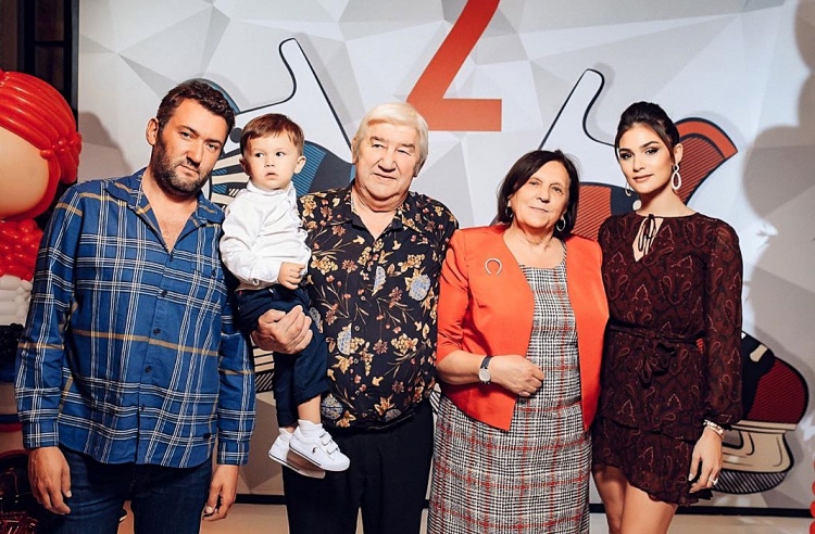 Пока папа на матче: Настасия Шубская устроила старшему сыну хоккейную вечеринку без Александра Овечкина Пока папа на матче: Настасия Шубская устроила старшему сыну хоккейную вечеринку без Александра Овечкина Звезды,Новости о звездах