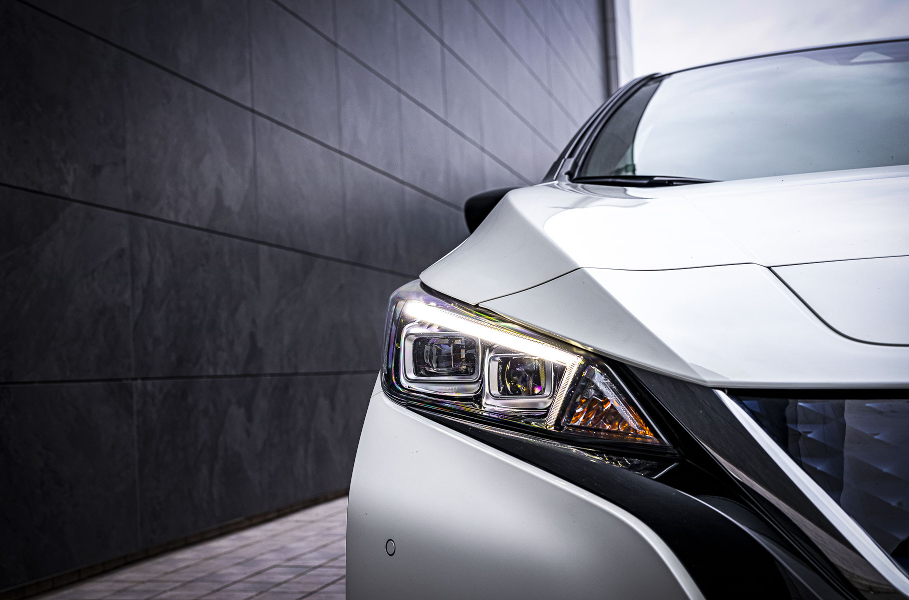 Самый популярный в России электрокар получил юбилейную спецверсию Самый популярный в России электрокар получил юбилейную спецверсию Новости