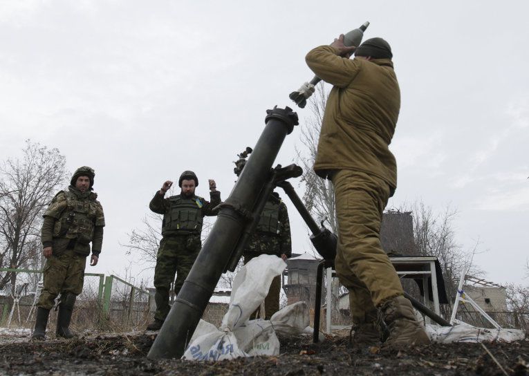 Боевики «АТО» обстреливают поселок Донецкий в ЛНР 