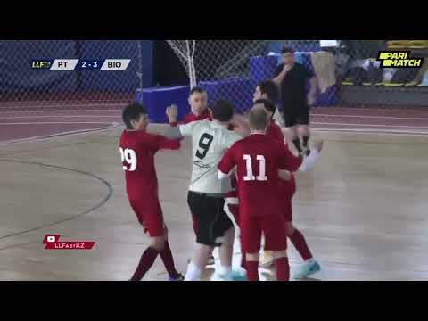 Экс-футболисты сборной Казахстана устроили драку в матче любительского футзала