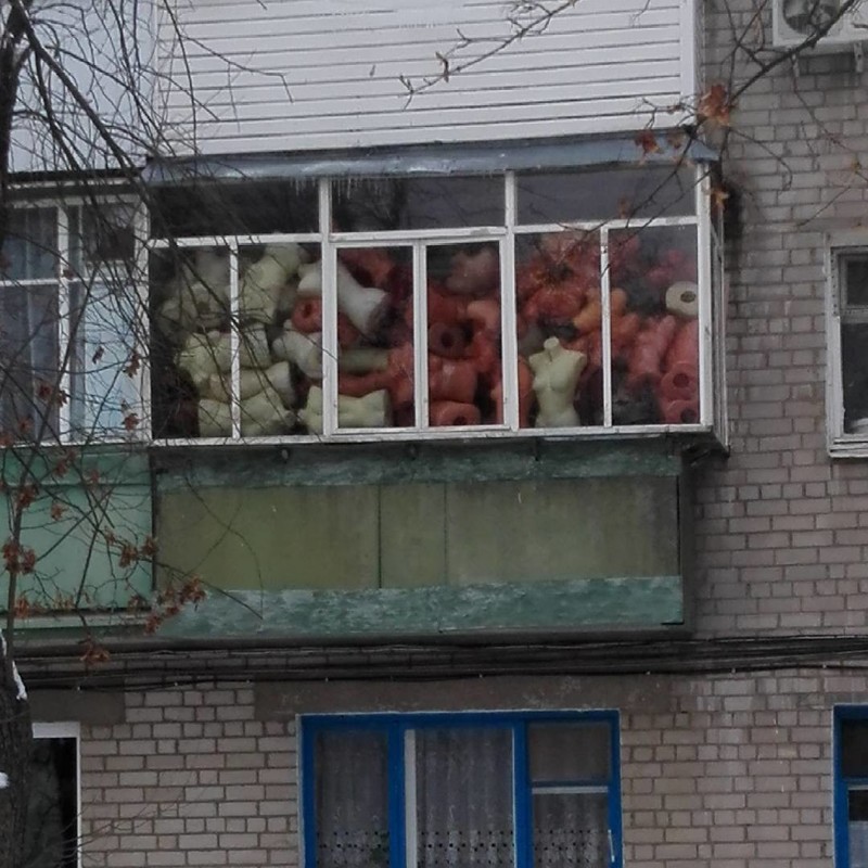 Жутковато балкон, мусор, прикол, хлам