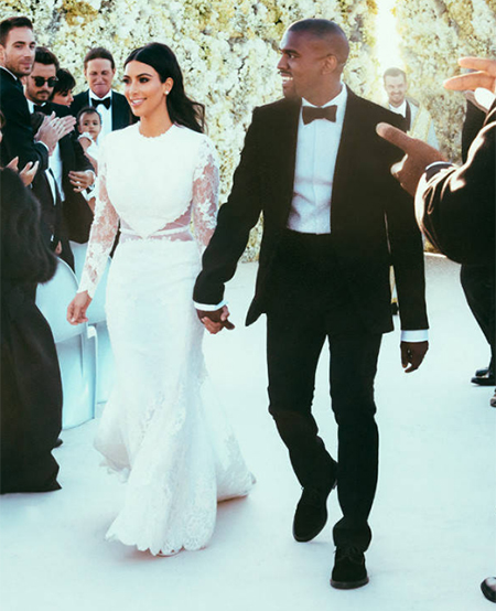 Ким Кардашьян вышла в наряде, вдохновившись своим свадебном образом