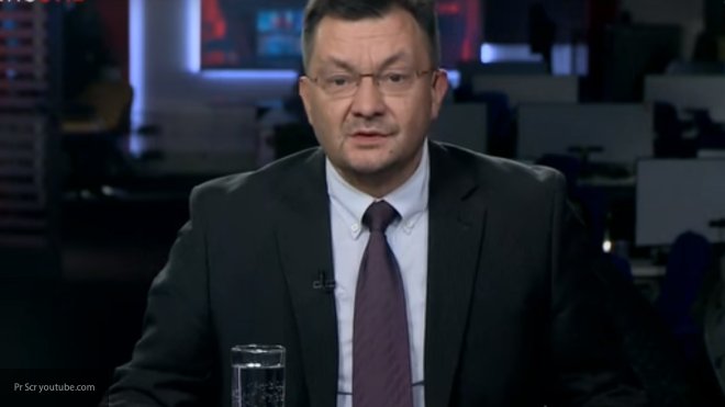 Открытый эфир ведущие мужчины. Открытый эфир ведущие. Украинский журналист в очках.